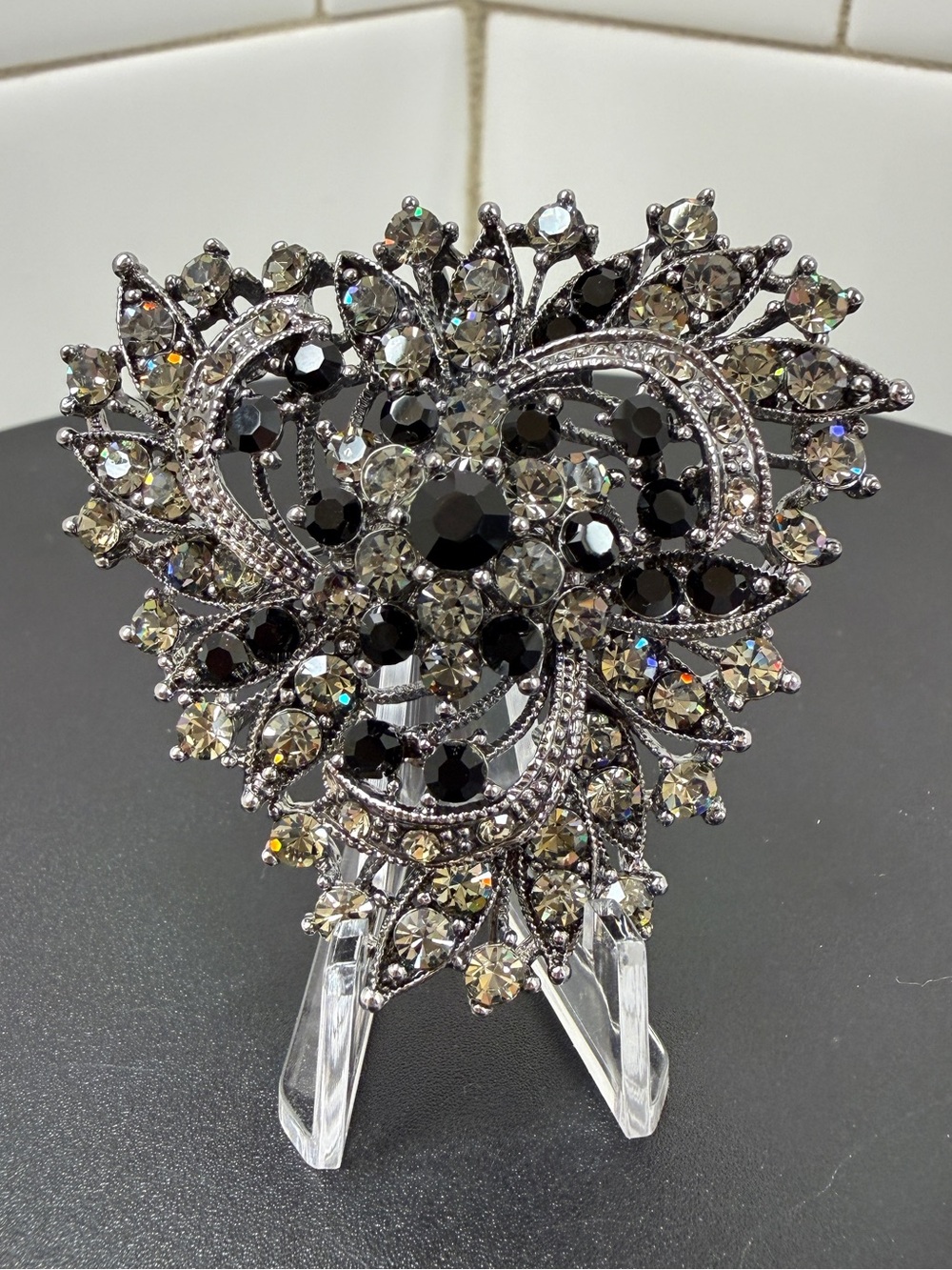 Crystal-Embellished Heart Brooch in Black and Silver